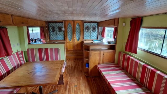 6-PENICHE-HOLLANDAISE-FLUVIAL-HABITABLE-A-VENDRE-WWW.VIKING-NAUTIK.COM_.jpg