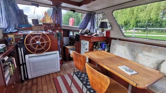 6-VEDETTE-FLUVIALE-A-VENDRE-EN-FRANCE-WWW.VIKING-NAUTIK.COM_-rotated-1.jpg