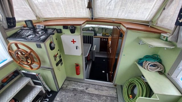 6-VIDEO-VEDETTE-HOLLANDAISE-FLUVIAL-HABITABLE-A-VENDRE-OCCASION-WWW.VIKING-NAUTIK.COM_.jpg