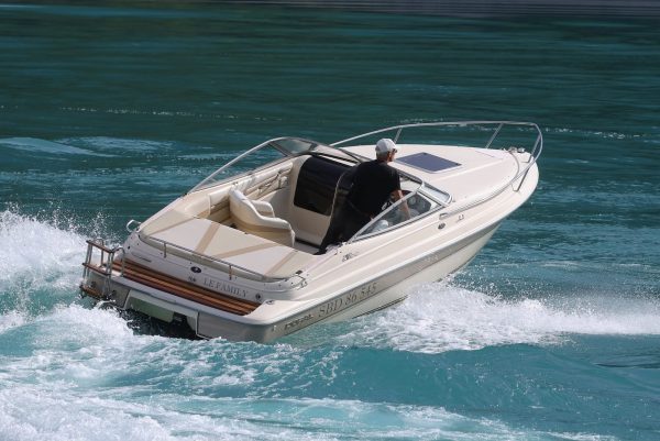 1-bateau-cabine-cruiser-doral-216-cc-a-vendre-occasion-france-www-viking-nautik-com-600x401