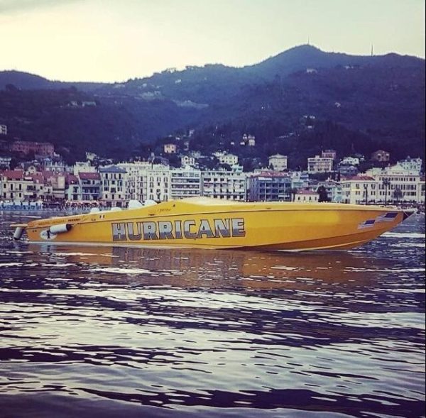 1-bateau-sportif-cigarette-35-cafe-racer-a-vendre-occasion-www-viking-nautik-com-600x589