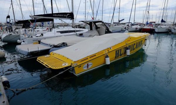 2-bateau-sportif-cigarette-35-cafe-racer-a-vendre-occasion-www-viking-nautik-com-600x400