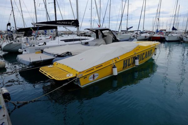 2-bateau-sportif-cigarette-35-cafe-racer-a-vendre-occasion-www-viking-nautik-com