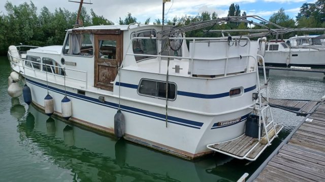 3-vedette-hollandaise-fluvial-habitable-occasion-a-vendre-www-viking-nautik-com