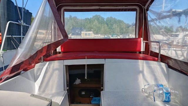 6-bateau-vedette-fjord-26-cruiser-habitable-a-vendre-occasion-france-www-viking-nautik-com-1