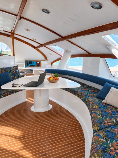 salon-nautique-tropical-lumineux